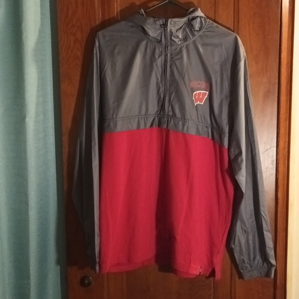 NWT Men's Under Armour Wisconsin Badgers Pullover